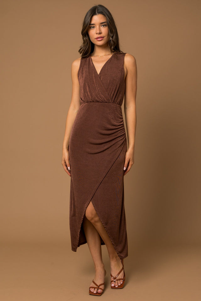 Sleeveless Surplice Side Shirring Midi Dress