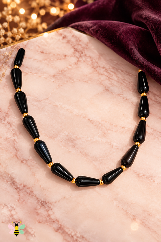 Amara Agate Teardrop Necklace | Black | front