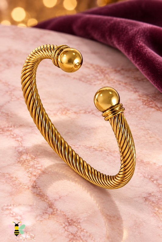 Portia Twisted Cable Cuff | Gold | front